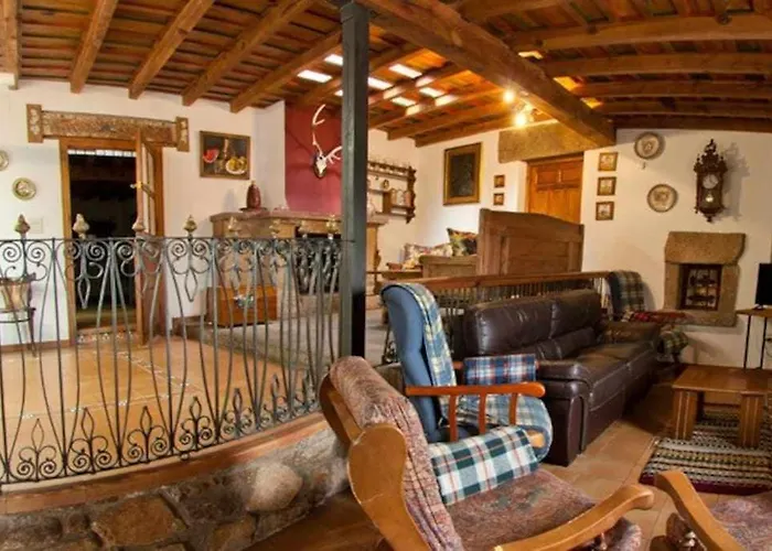 Lucia Es Amplia Con Pat Cabezas Bajas